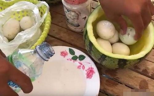 瓜哥吃瓜奇葩物品图片高清,揭秘那些令人瞠目结舌的吃瓜神器 第1张 瓜哥吃瓜奇葩物品图片高清,揭秘那些令人瞠目结舌的吃瓜神器 第1张